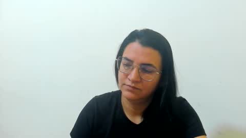 Snapshot of marilyn_garcia chatting on 11-20-25, 01:33 MARILYN SEXY online show from 11-20-25, 01:33