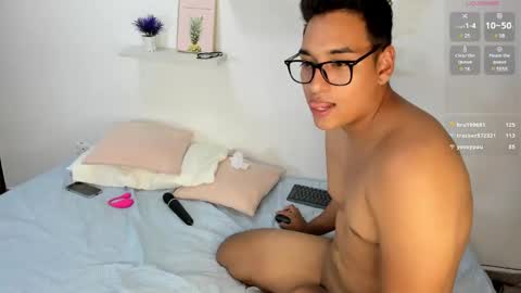 Snapshot of marilyn_mike chatting on 01-22-25, 03:52 Marilyn and Mike online show from 01-22-25, 03:52