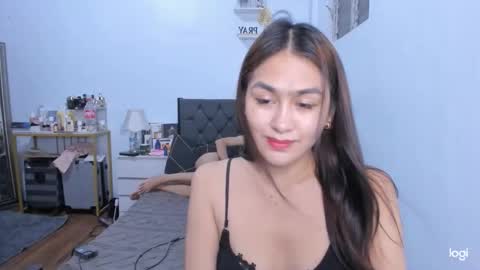 Snapshot of marimaraldama chatting on 03-08-26, 08:01 Anngilbuena online show from 03-08-26, 08:01