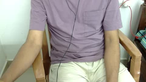 Snapshot of marinavine chatting on 01-11-26, 05:23 The SHY UncutBoy online show from 01-11-26, 05:23