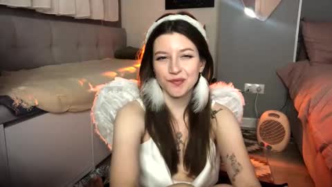 Snapshot of marinaxmonroe chatting on 10-29-25, 04:53 MarinaxMonroe online show from 10-29-25, 04:53