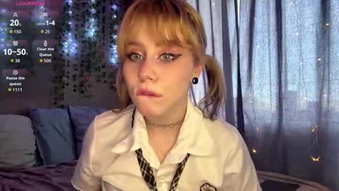 Mia online show from 03-11-26, 05:02