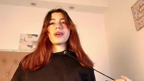 Snapshot of marinette_lux chatting on 11-06-25, 01:01 marinette online show from 11-06-25, 01:01