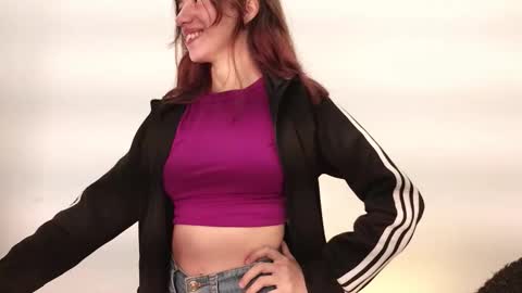 Snapshot of marinette_lux chatting on 02-01-26, 12:37 marinette online show from 02-01-26, 12:37