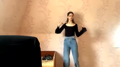 Anny online show from 06-14-26, 08:38