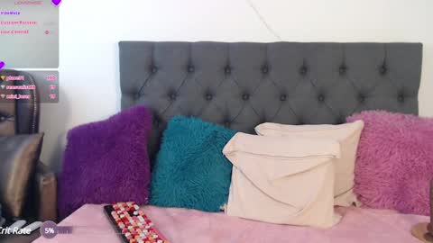 Snapshot of maripao__69 chatting on 01-25-25, 01:30 Paula Maria online show from 01-25-25, 01:30