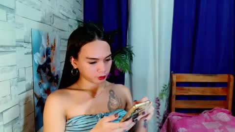 Snapshot of marishkafoxx chatting on 06-19-26, 01:10 marishka online show from 06-19-26, 01:10