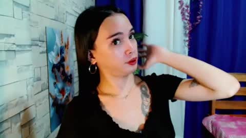 Snapshot of marishkafoxx chatting on 06-29-26, 11:32 marishka online show from 06-29-26, 11:32