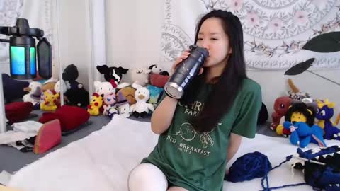 Snapshot of marissapeach chatting on 11-09-25, 01:31 MarissaPeach online show from 11-09-25, 01:31