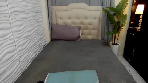 IM YOUR BABE GIRL LYCA online show from 10-10-25, 01:43