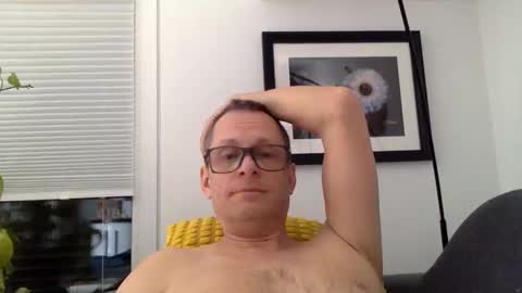 Snapshot of mark32571 chatting on 04-16-26, 08:48 Little Mark online show from 04-16-26, 08:48