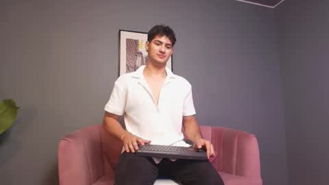 Snapshot of mark_evans1_ chatting on 10-24-25, 02:13 mark_evans1_ online show from 10-24-25, 02:13