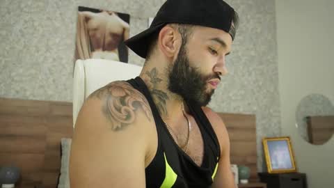 Snapshot of mark_hazze chatting on 02-19-25, 10:09 Mark online show from 02-19-25, 10:09