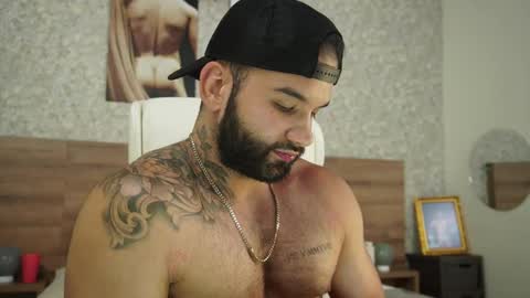 Snapshot of mark_hazze chatting on 02-20-25, 01:25 Mark online show from 02-20-25, 01:25