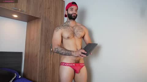 Snapshot of mark_hazze chatting on 09-08-25, 11:59 Mark online show from 09-08-25, 11:59