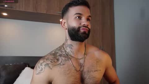 Snapshot of mark_hazze chatting on 09-13-25, 07:57 Mark online show from 09-13-25, 07:57