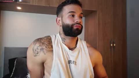 Snapshot of mark_hazze chatting on 09-15-25, 07:58 Mark online show from 09-15-25, 07:58