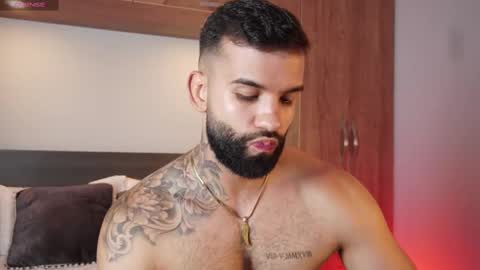 Snapshot of mark_hazze chatting on 09-27-25, 12:04 Mark online show from 09-27-25, 12:04