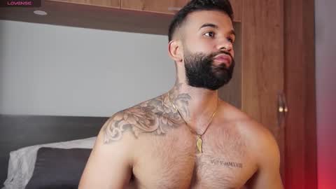 Snapshot of mark_hazze chatting on 09-29-25, 12:16 Mark online show from 09-29-25, 12:16