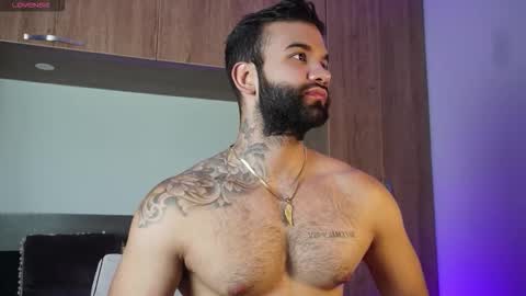 Snapshot of mark_hazze chatting on 10-16-25, 08:10 Mark online show from 10-16-25, 08:10