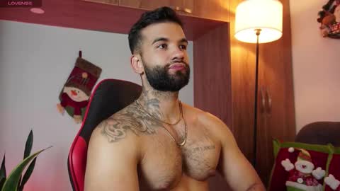 Snapshot of mark_hazze chatting on 11-30-25, 12:14 Mark online show from 11-30-25, 12:14