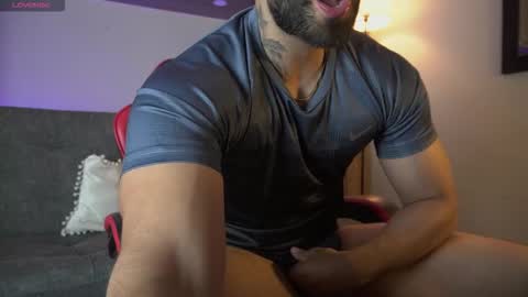 Snapshot of mark_hazze chatting on 02-15-26, 10:28 Mark online show from 02-15-26, 10:28