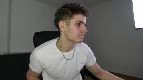 Snapshot of mark_karson chatting on 12-20-25, 03:52 MARK KARSON online show from 12-20-25, 03:52