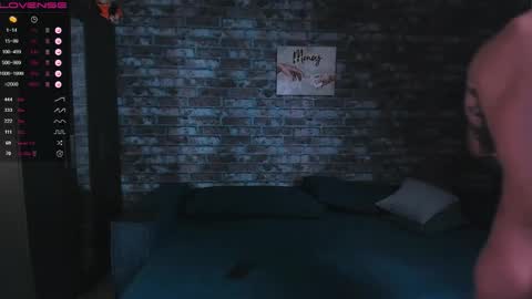 Mark online show from 10-12-25, 04:44