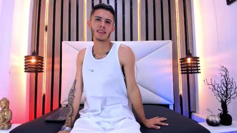 Snapshot of mark_pirs chatting on 10-27-25, 11:31 Mark Pirs online show from 10-27-25, 11:31