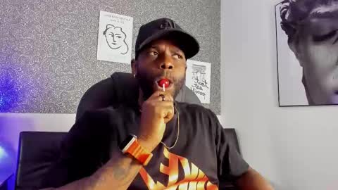 Snapshot of mark_vega chatting on 02-20-26, 04:31 Mark online show from 02-20-26, 04:31