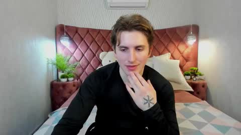 Mark online show from 03-18-26, 07:28