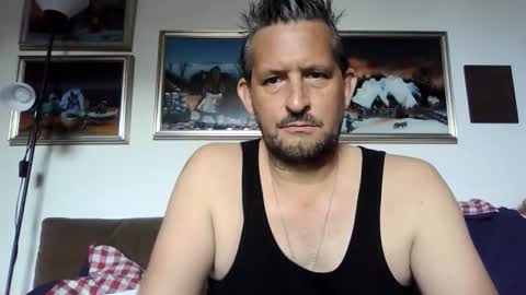 Snapshot of marka1506 chatting on 11-10-25, 10:47 marka1506 online show from 11-10-25, 10:47