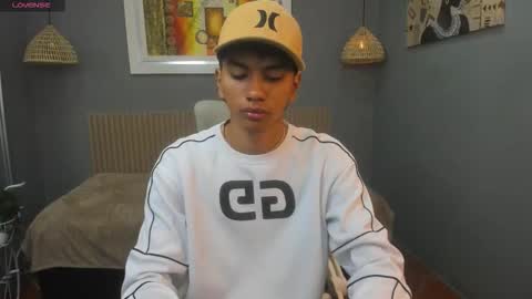 Snapshot of markbowie chatting on 09-20-25, 11:44 markbowie online show from 09-20-25, 11:44