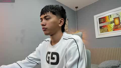 Snapshot of markbowie chatting on 10-08-25, 11:30 markbowie online show from 10-08-25, 11:30