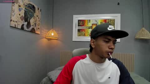 Snapshot of markbowie chatting on 10-10-25, 11:53 markbowie online show from 10-10-25, 11:53