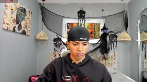 Snapshot of markbowie chatting on 10-22-25, 11:43 markbowie online show from 10-22-25, 11:43