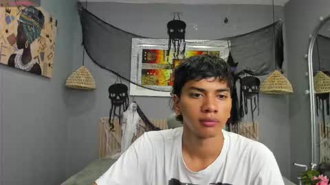 Snapshot of markbowie chatting on 10-28-25, 11:58 markbowie online show from 10-28-25, 11:58