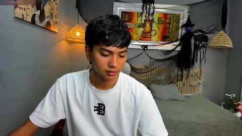 Snapshot of markbowie chatting on 10-31-25, 11:44 markbowie online show from 10-31-25, 11:44