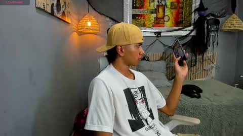 Snapshot of markbowie chatting on 11-01-25, 03:25 markbowie online show from 11-01-25, 03:25