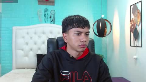 Snapshot of markbowie chatting on 11-09-25, 12:36 markbowie online show from 11-09-25, 12:36