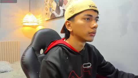 Snapshot of markbowie chatting on 11-23-25, 12:27 markbowie online show from 11-23-25, 12:27