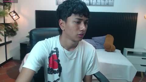 Snapshot of markbowie chatting on 11-29-25, 12:08 markbowie online show from 11-29-25, 12:08