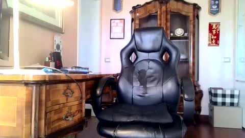 Snapshot of markmarkmark00 chatting on 11-29-25, 08:28 markmarkmark00 online show from 11-29-25, 08:28