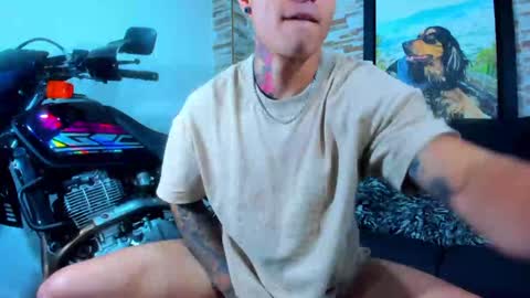 Snapshot of marko_toro__ chatting on 01-16-25, 05:53 Sebastian online show from 01-16-25, 05:53