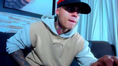 Snapshot of marko_toro__ chatting on 01-24-25, 02:18 Sebastian online show from 01-24-25, 02:18
