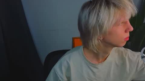 Snapshot of marksus_vasabi chatting on 03-06-26, 02:02 Mark online show from 03-06-26, 02:02