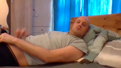 Snapshot of markus_7 chatting on 11-04-25, 12:04 markus_7 online show from 11-04-25, 12:04