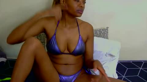 Snapshot of marly_babe chatting on 02-16-26, 12:34 Marly online show from 02-16-26, 12:34