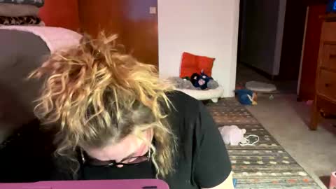 Snapshot of maroon_moon chatting on 02-16-25, 10:54 maroon_moon online show from 02-16-25, 10:54