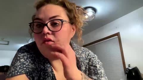 Snapshot of maroon_moon chatting on 03-12-25, 12:31 maroon_moon online show from 03-12-25, 12:31